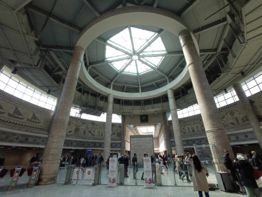 Istanbul metro station - how to use public transport in Istanbul for tourusts with Istanbulkart
