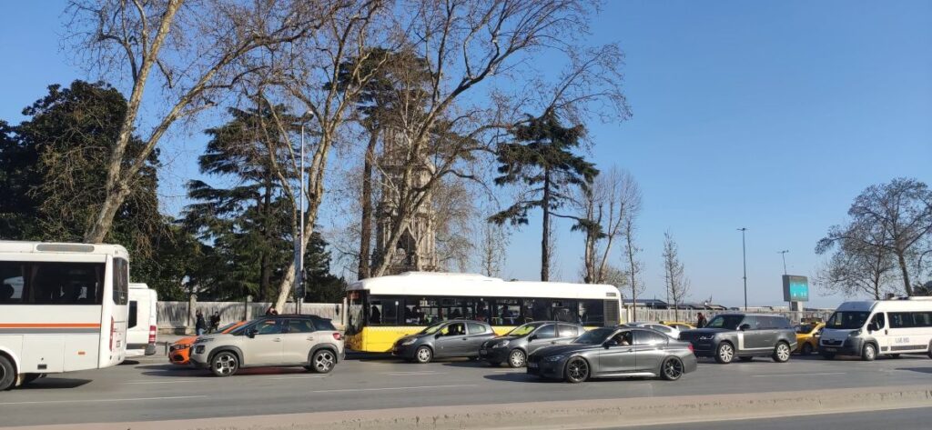 Bus and ground Public transport in Istanbul - suitable for tourists with Istanbulkart