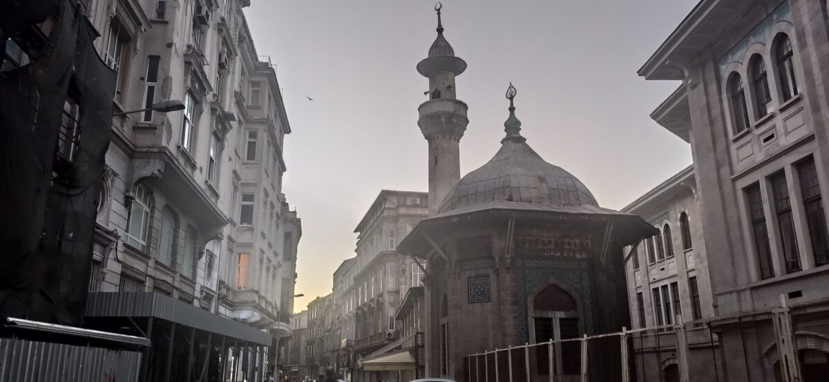 Buildings in Istanbul city center - Od city - best areas to stay in Istanbul neighborhoods